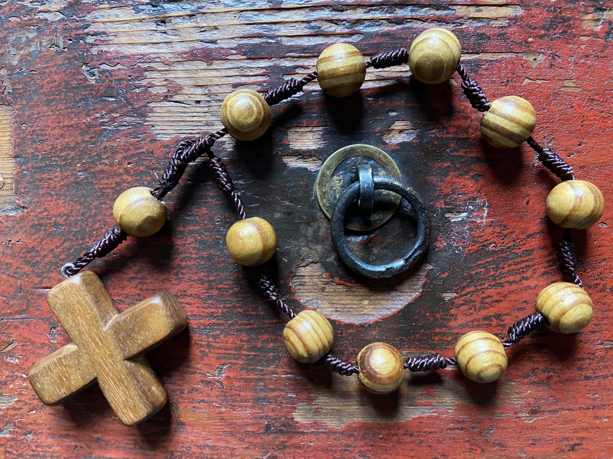 Różaniec drewniany