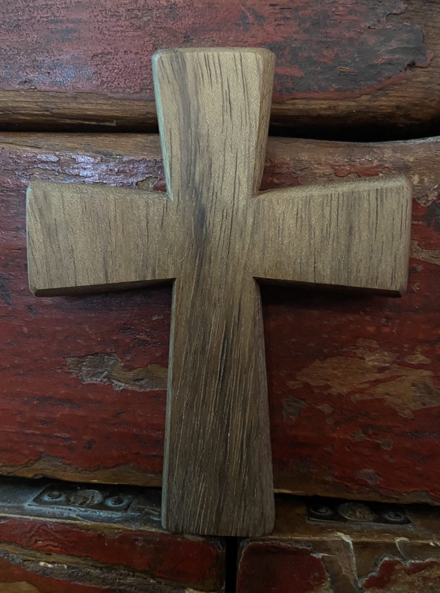 Krzyż z drewna egzotycznego (mopane)